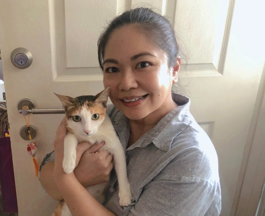 community-hero-this-balikbayan-finds-fulfillment-in-helping-stray-cats-find-their-forever-homes-1612004657526