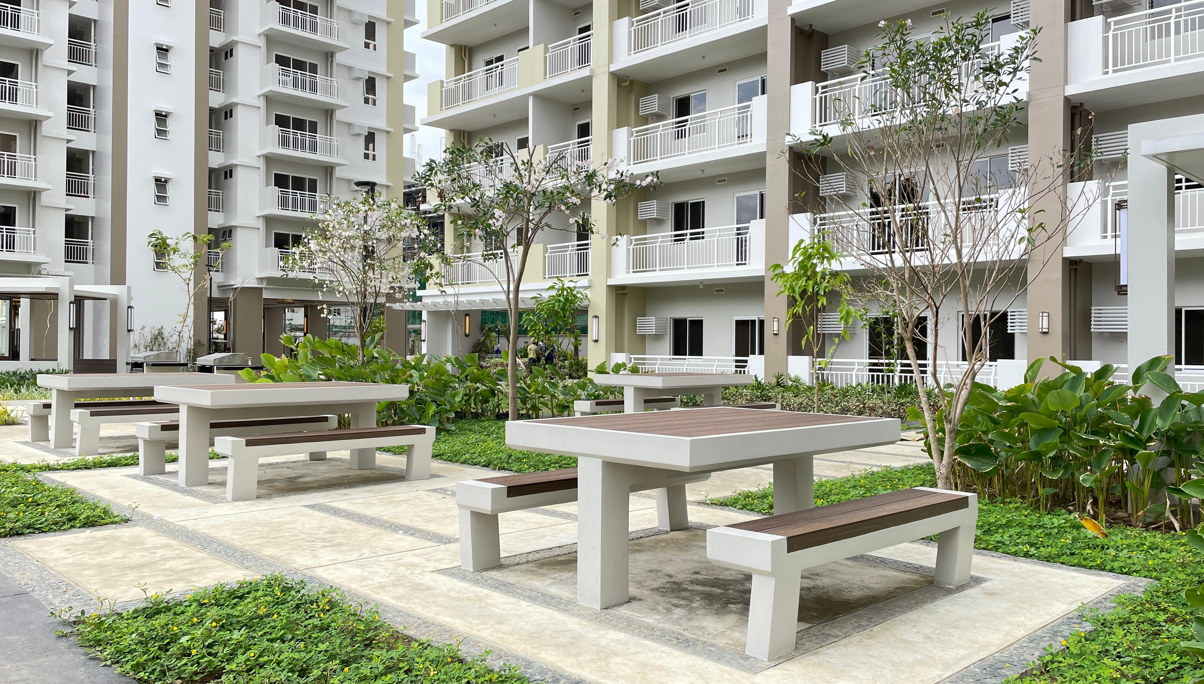 this-rfo-paranaque-condo-is-near-cbds-and-fun-spots-for-a-weekend-getaway-1689764461642