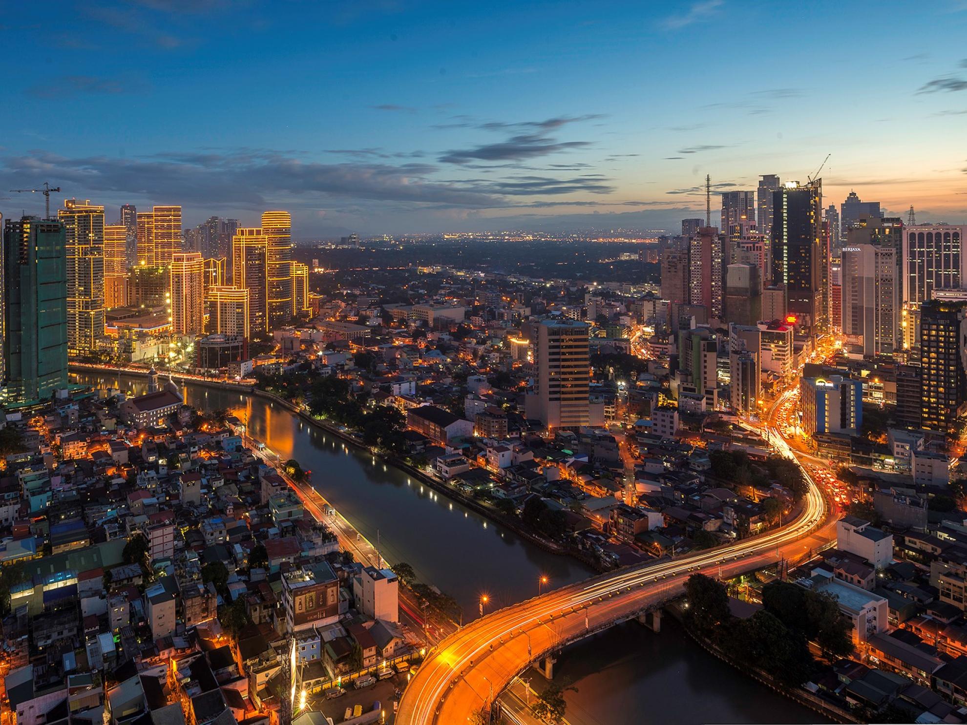 Nikon Philippines brand influencer Cris Magsino’s stunning shot of Metro Manila’s cityscape from the roof-deck of the Iris Tower in DMCI Homes’ Tivoli Garden Residences.